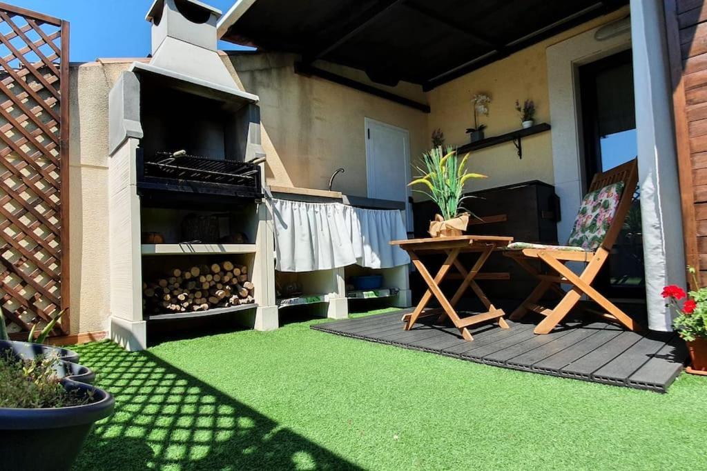 Sunhouse - Hermoso Atico En El Pueblo - Aire Acondicionado Y Bbq Area Séjour chez l'habitant